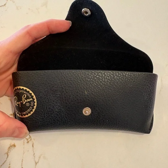 Authentic Black Ray Ban Hard Side Aviator Eyeglasses / Sunglasses Case ONLY - Picture 4 of 4